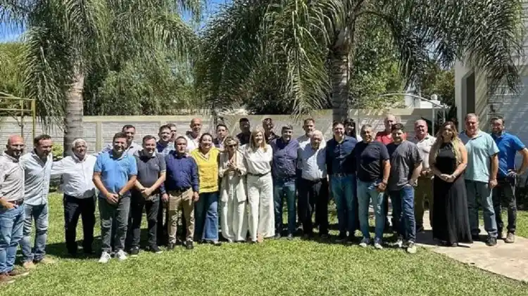 La Liga de Intendentes del PJ se reunió en Maciá y eligió a Adrián Fuertes como presidente