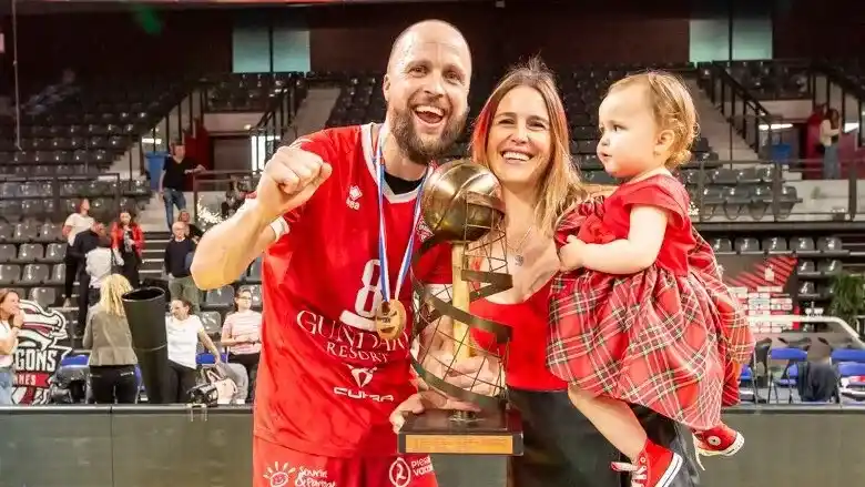 Un campeón. Jacobsen, orgulloso de su carrera deportiva y compartir logros con su familia