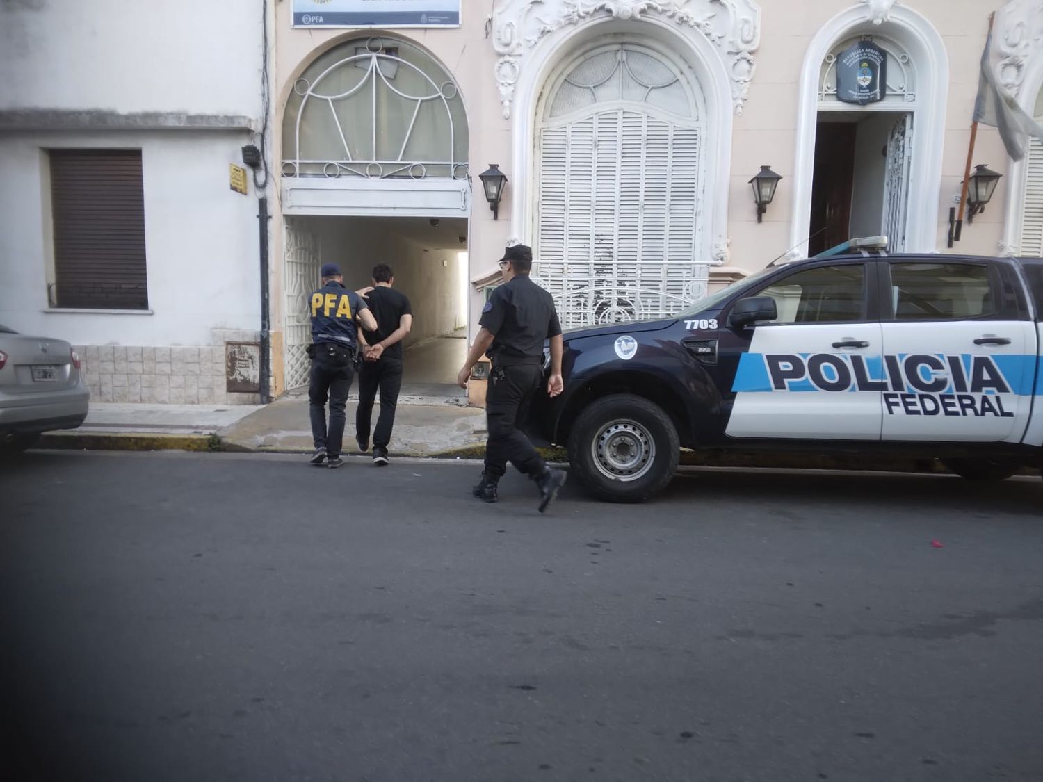 El acusado permanece detenido en la Dependencia de Policía Federal.