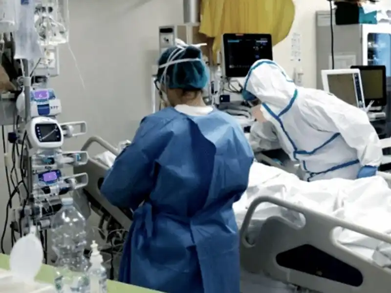 "En no más de 48 horas nos quedaremos sin medicación para los pacientes covid-19 con respirador"