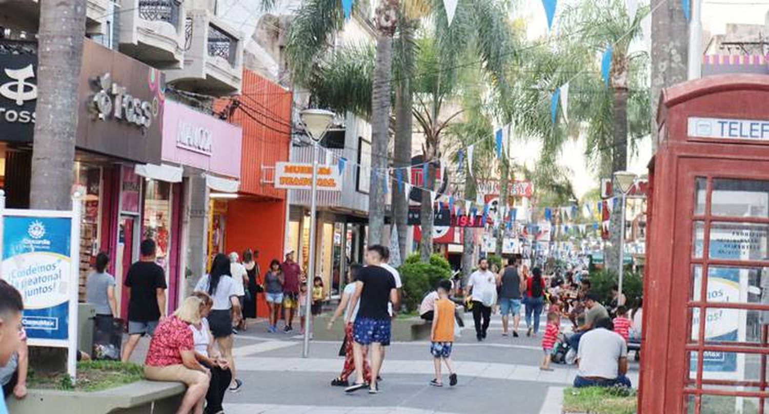 Intenso movimiento  en la tarde del centro  concordiense