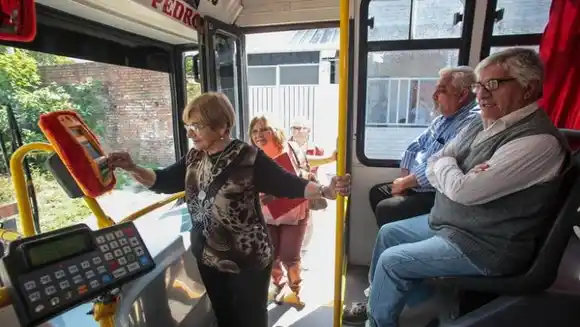 Proponen un boleto gratuito para mayores de 65 años en la provincia de Buenos Aires