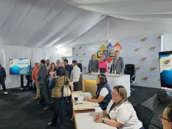 Podemos y PCV postulan a Nicolás Maduro como candidato a la presidencia (Videos)