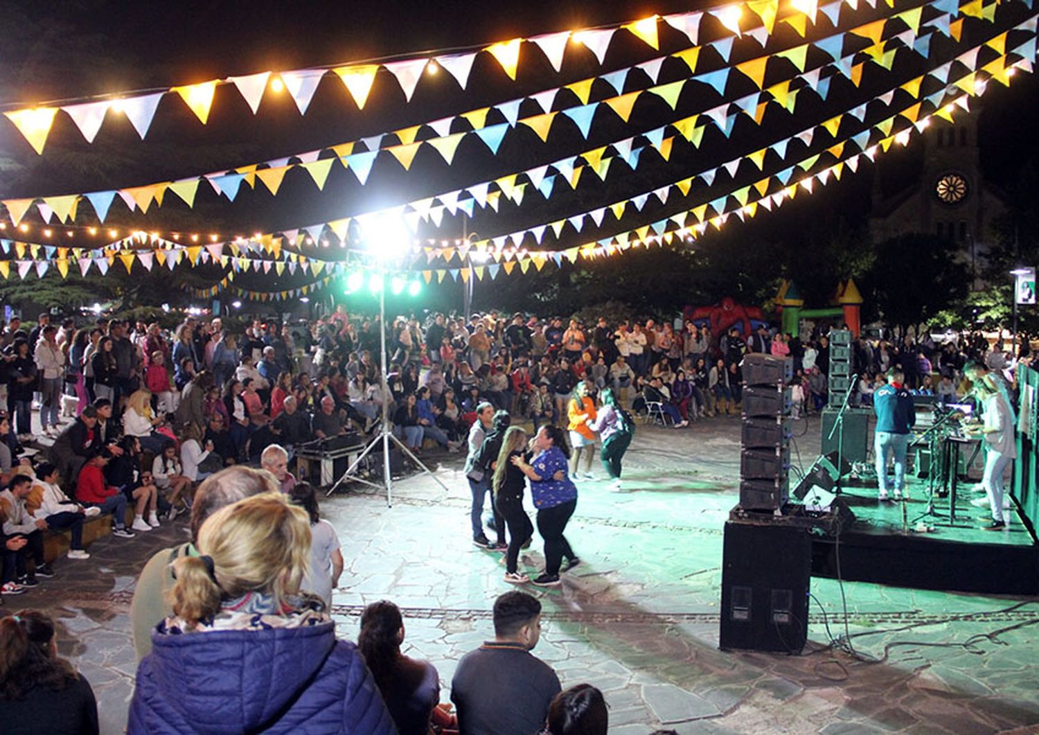 Cultura en la plaza Mitre