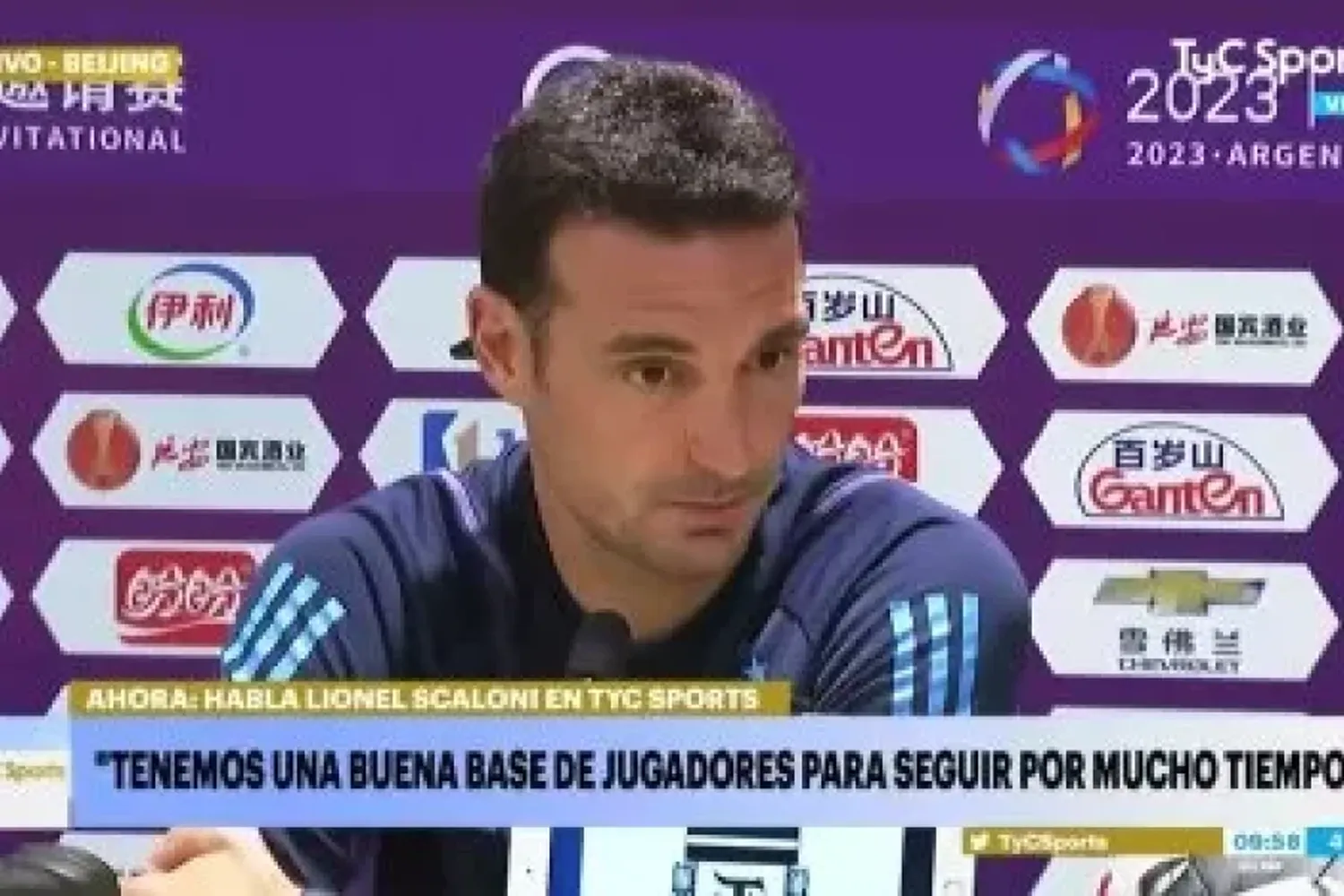 Scaloni: "Messi es muy prudente y no vende humo"