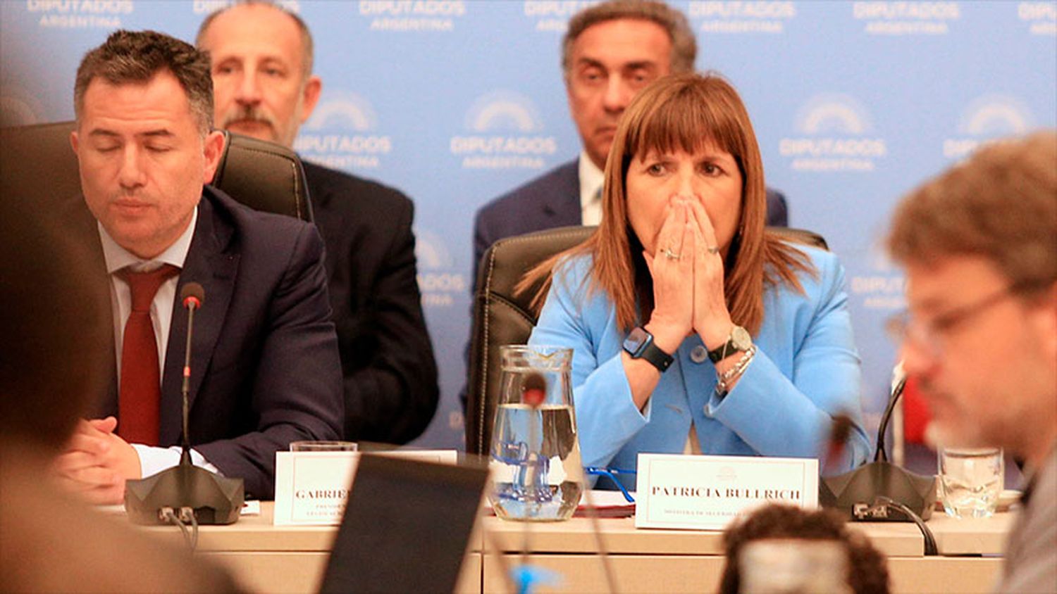 La ministra Bullrich anunció que retiran polémico artículo que limita reuniones de personas