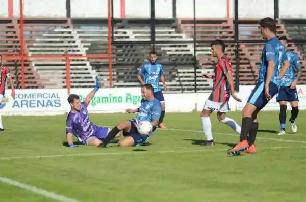 Juventud Unida recibe a Defensores de Ramallo en una final por la permanencia