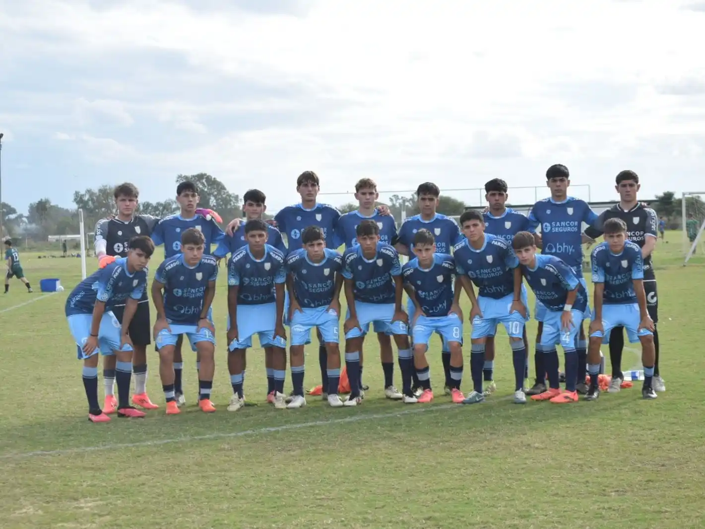 La Crema recibe desde las 12:30 al Tatengue.Foto:Prensa AR