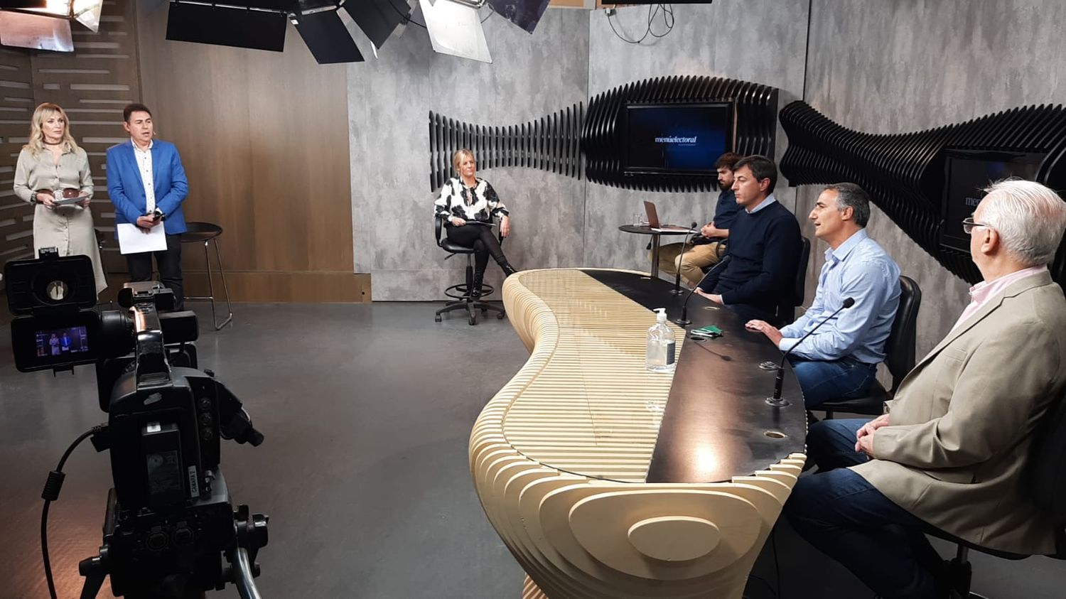 Con algunas coincidencias y varias discrepancias, los candidatos expusieron su propuestas en la previa de las PASO