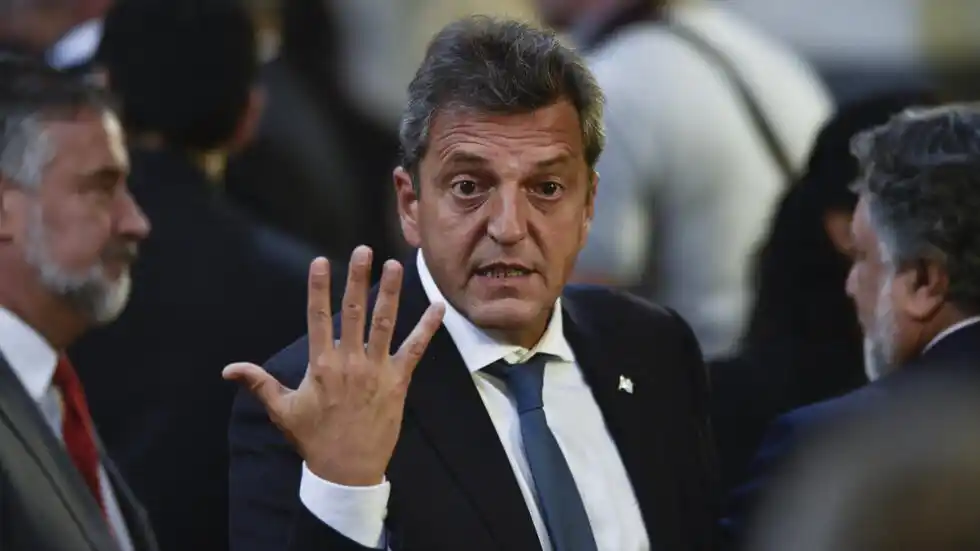 Massa sorprendió con un cambio en las políticas de asistencia social.