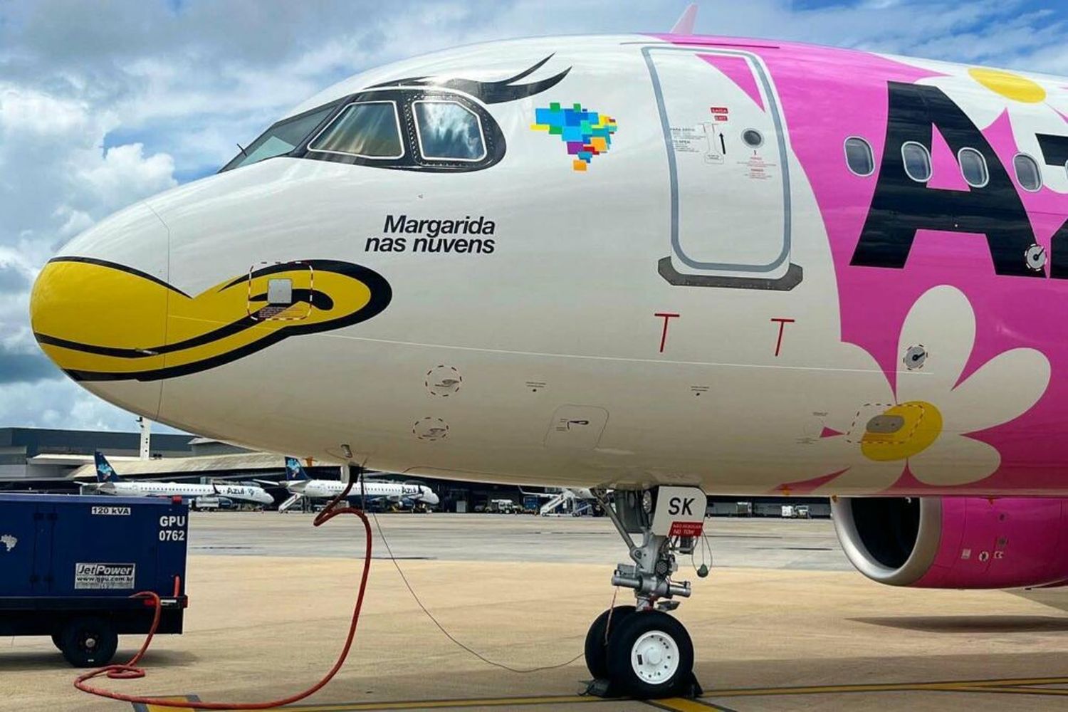 Azul’s new Airbus A320neo arrived in Brazil (PR-YSK)