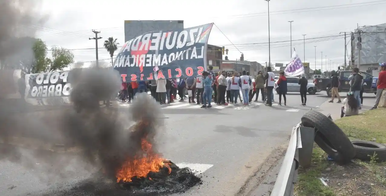 Organizaciones sociales realizan un corte total en Iturraspe y Av. Perón