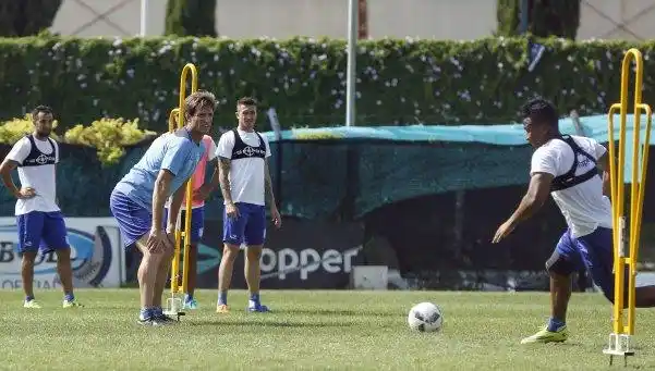 Racing se armó para dar pelea en los dos frentes