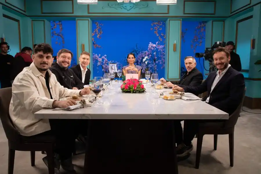 Cruce entre Adrián Suar y Alejandro Lerner en la mesa de Juana Viale