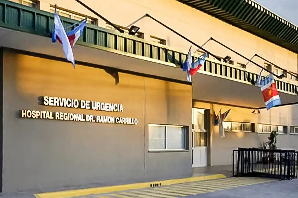 El joven permanece internado en estado delicado.