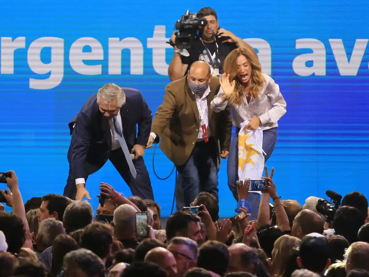 Empate técnico en Buenos Aires: Juntos se impuso por una mínima diferencia sobre el Frente de Todos