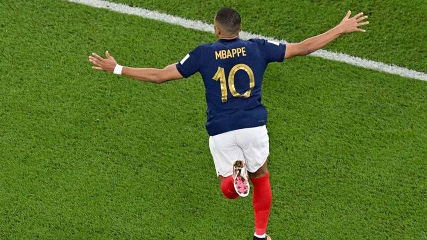 Mbappé "jugará contra Inglaterra", aseguró su compañero Konaté