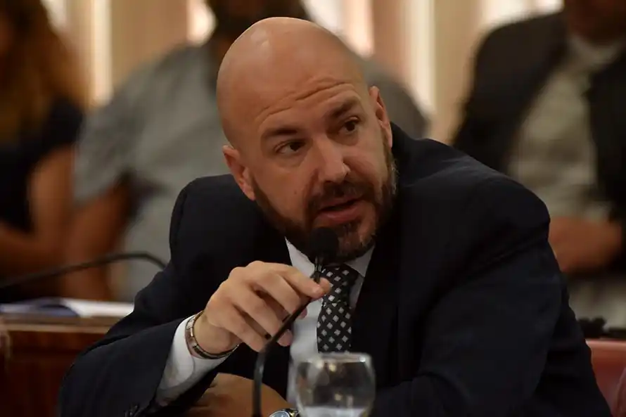 Mar del Plata: Denuncian que Montenegro no revela cuántas personas ingresaron al municipio en su gestión