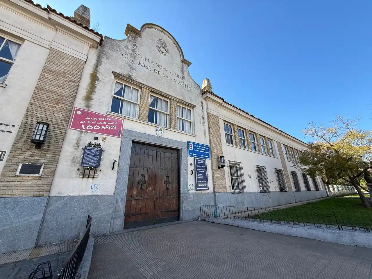 “La gente que se forma acá es la que después trabaja en las escuelas”, dijo el docente del Instituto 166 que hizo pública la denuncia contra la directora de la institución.