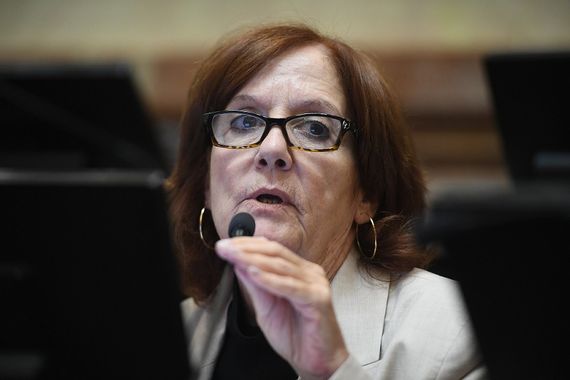 Avanzan proyectos que modifican el régimen legal de los decretos