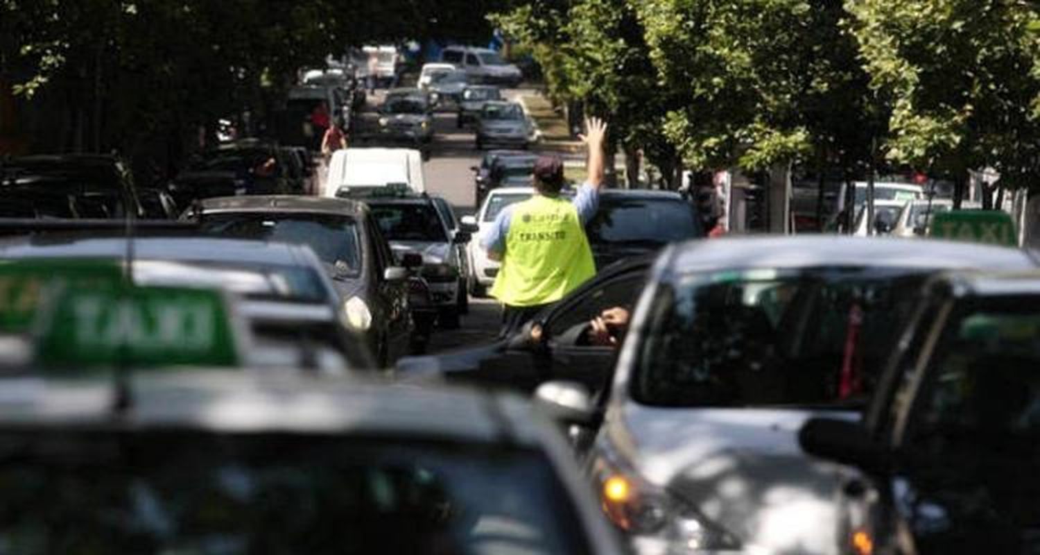 En La Plata crearon una tasa para cobrar por cada auto que se transfiera