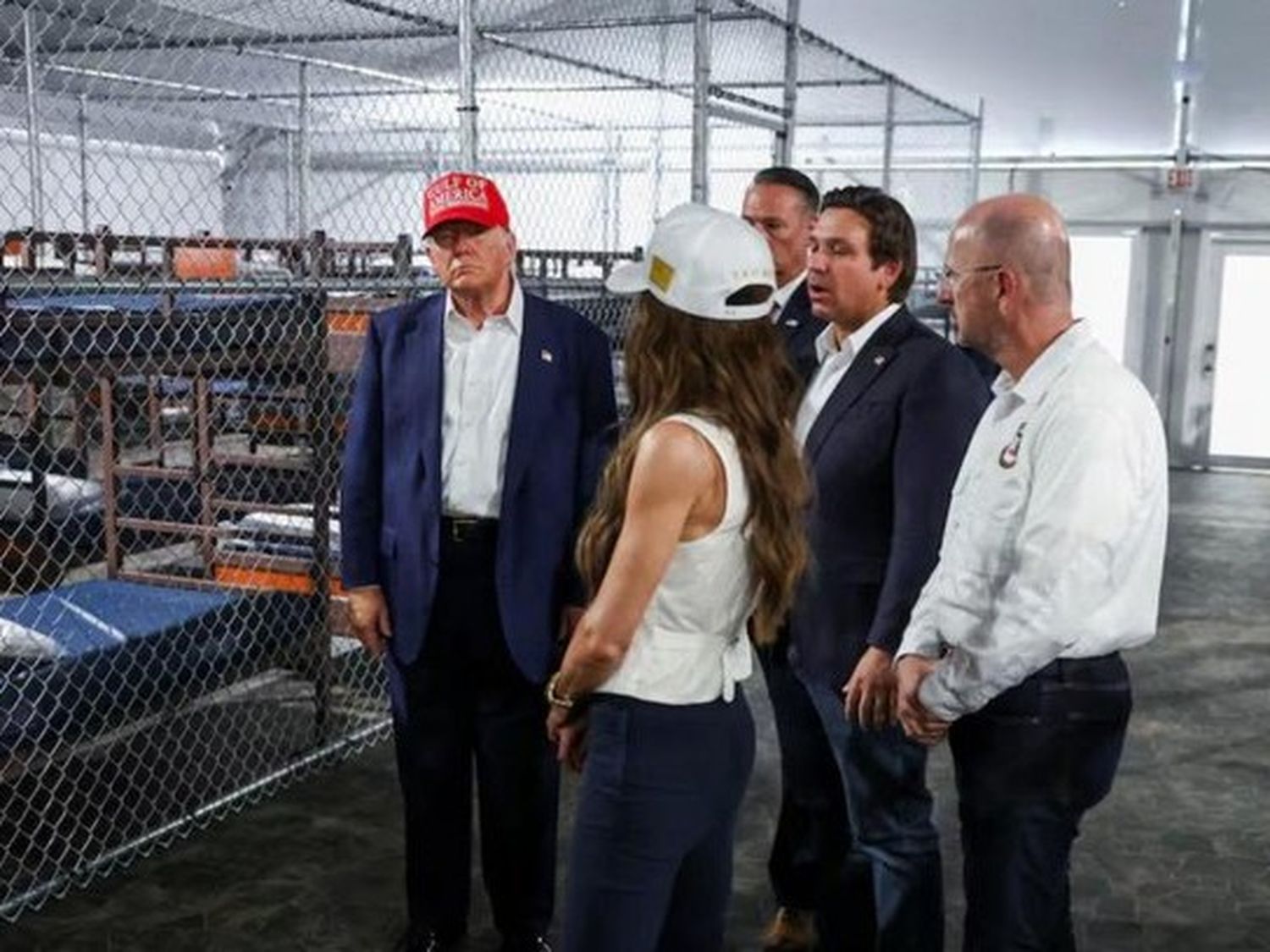Denuncian "el infierno" de los migrantes llevados a Aligator Alcatraz