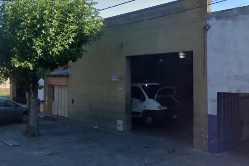 Incendio en un taller de zona oeste.