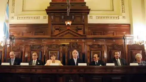 La Corte pide autorizar suba salarial del 20% a judiciales