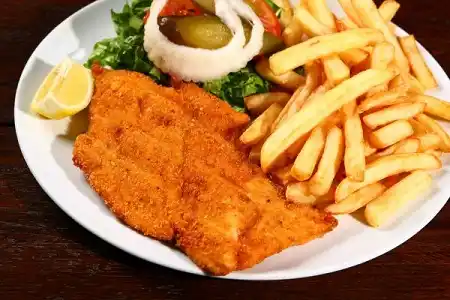 Hoy nos damos el gusto y preparamos ¡milanesas con papas frítas!