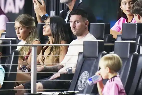 Martino aseguró que Messi esta “dentro de los plazos” de recuperación