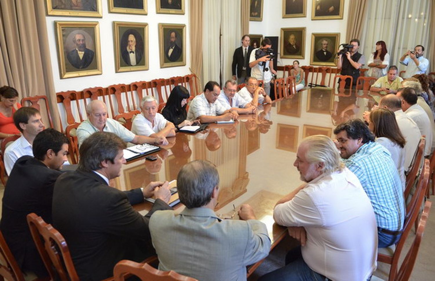ATE y UPCN, a paritarias con el gobierno