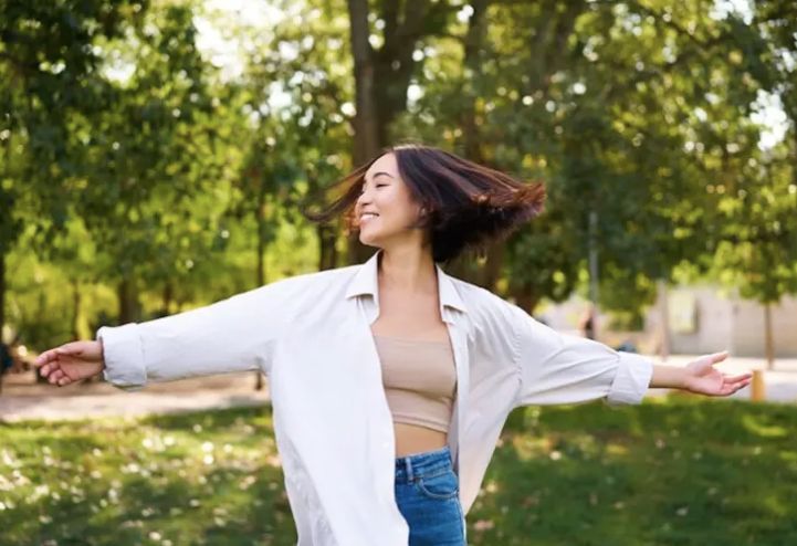 La filosofía del ikigai puede traducirse como “la felicidad de estar siempre ocupado” y alude a buscar el propósito que tienes en la vida, para que así esta tenga más sentido.
