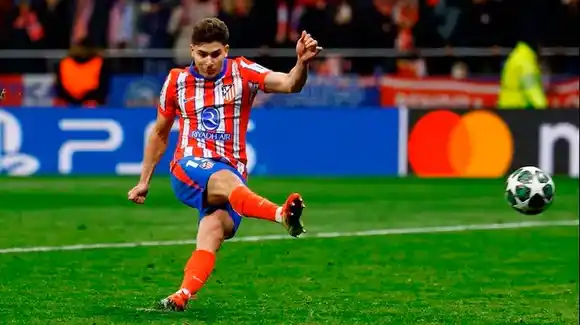Tras el intento fallido de Julián Álvarez ante Real Madrid, cambiarán regla de los penales por doble golpe
