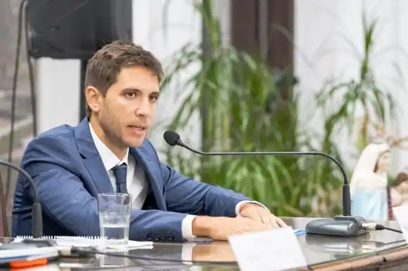 El intendente Santiago Passaglia criticó a Milei: “Los insultos, las descalificaciones y el relato, un día se terminan”