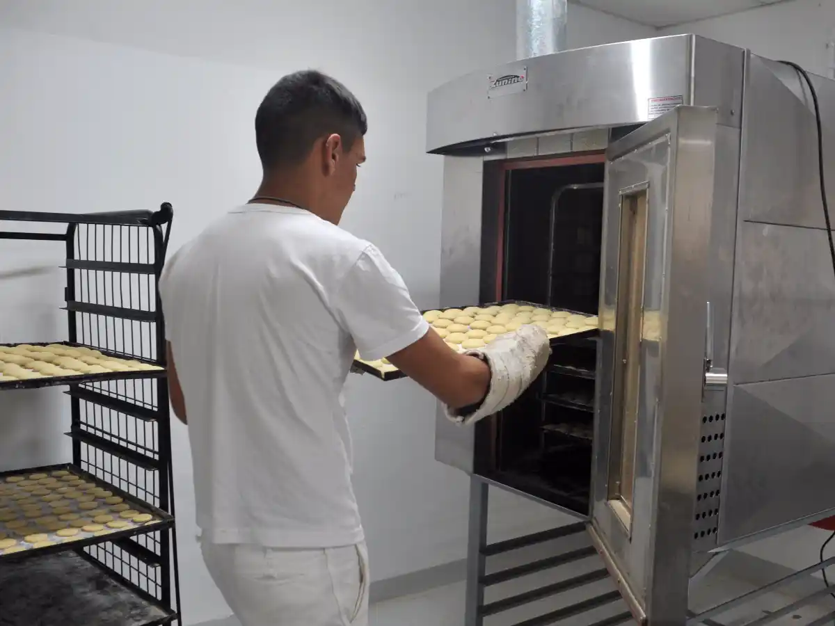 Panadería de La Luciérnaga proyecta vender al público en 2018