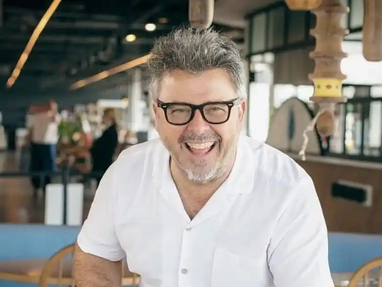 El chef Donato de Santis desfilará como invitado esta noche en el Carnaval: en qué comparsa saldrá