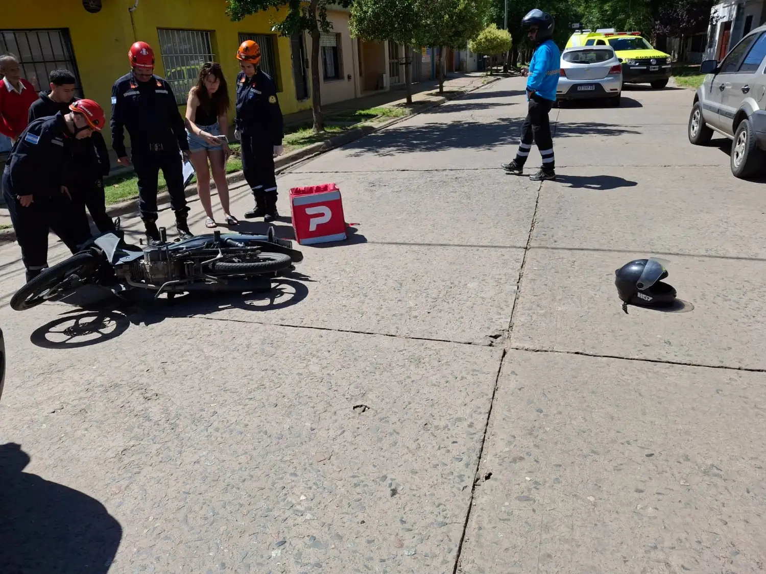 Accidente con consecuencias físicas para la motociclista. Foto: BVVT