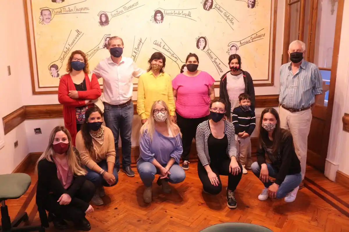 El intendente Piaggio se reunió con nuevas adjudicatarias de viviendas