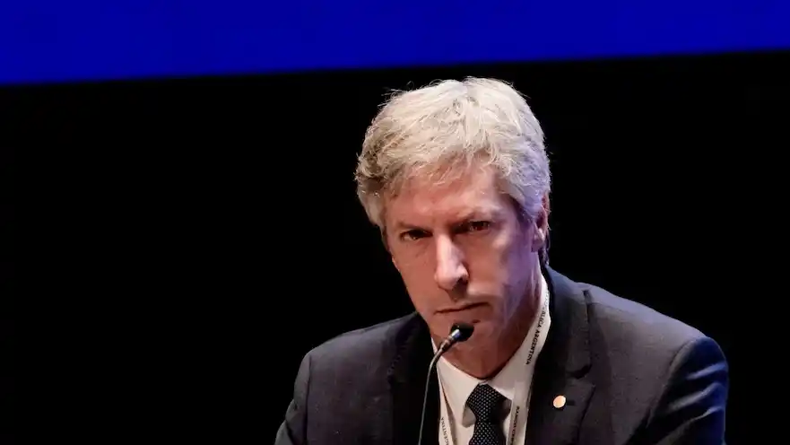 El Gobierno seguirá vendiendo dólares para contener el mercado