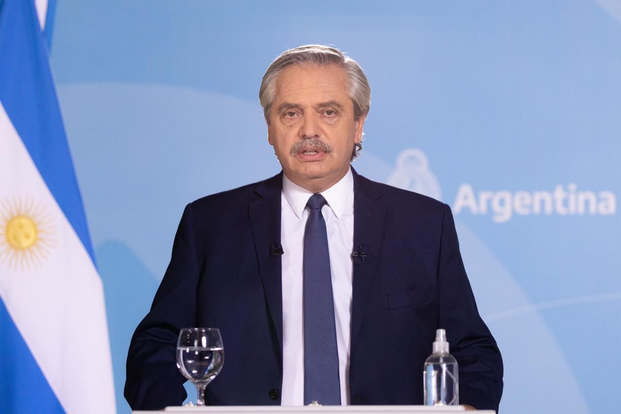 Alberto Fernández extendió las restricciones hasta el 21 de mayo y confirmó la suspensión de clases presenciales
