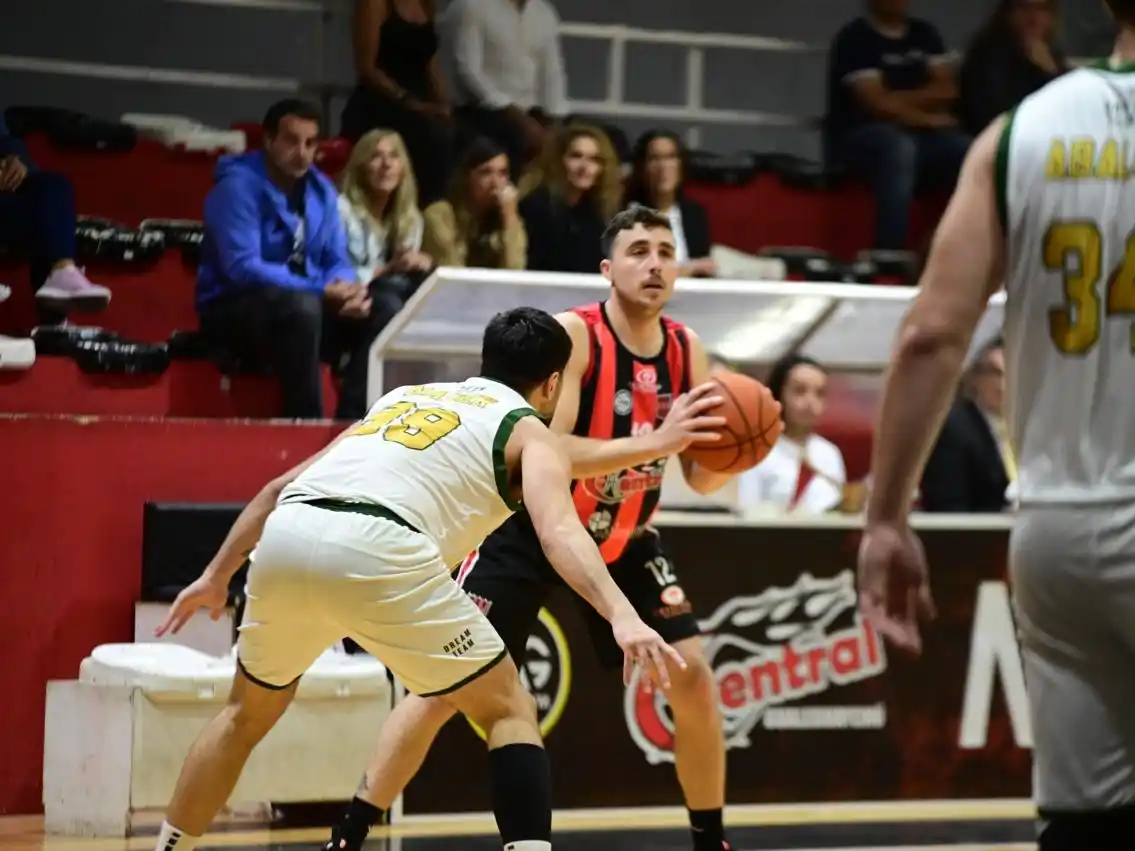 Central y Ciclista se enfrentaron hace ocho días en el Bértora por el cierre de la fase regular, con victoria de los paranaenses.