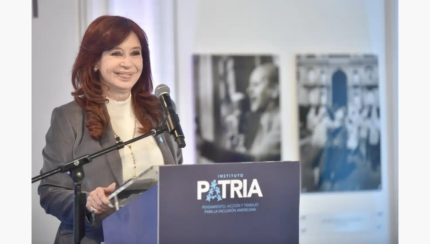 “Con funcionarios que no funcionan, más ideas que tampoco funcionan, nada puede salir bien”, expresó.