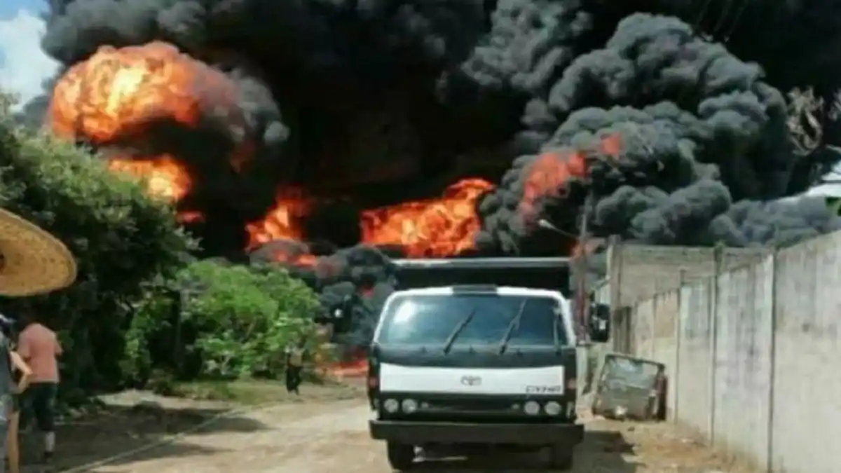 ¡SE ENCIENDE LA FRÍA! Estalla en llamas depósito ilegal de combustible en Táchira