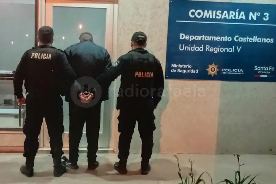 Extrema irresponsabilidad: lo detuvieron haciendo maniobras peligrosas con una moto robada