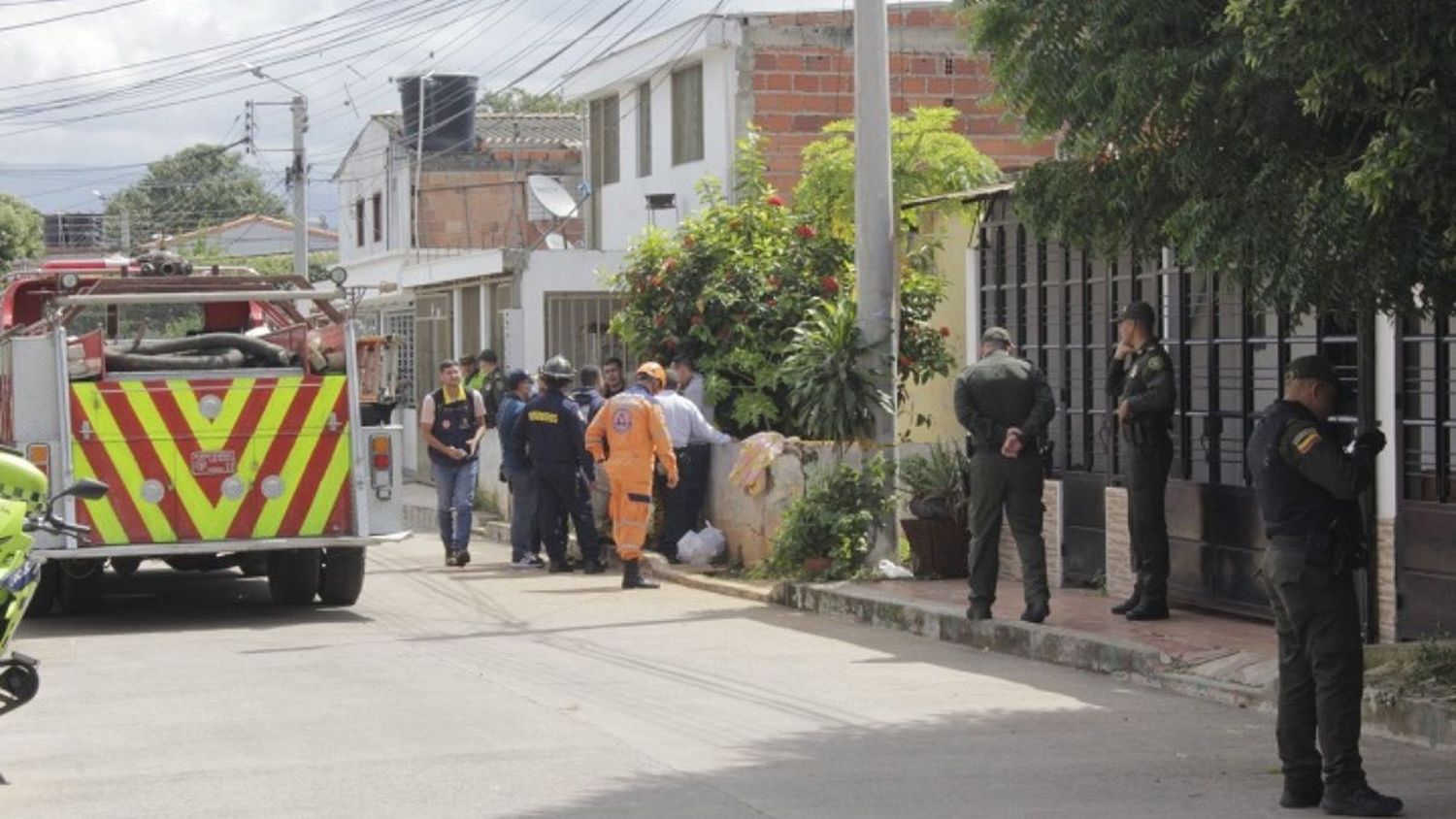 ¡LA ABUELA INTENTÓ RESCATARLOS, ESTÁ GRAVE! Tres niños venezolanos pierden la vida en un incendio en Colombia