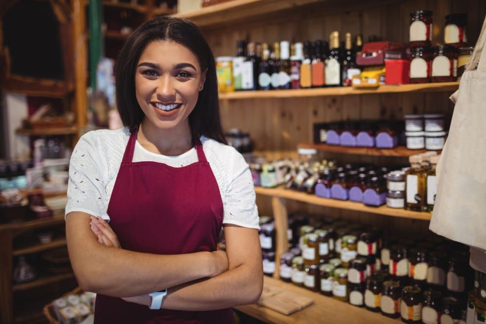 Con tasas subsidiadas y beneficios para mujeres, el Banco otorga créditos a comerciantes para la compra de capital de trabajo.