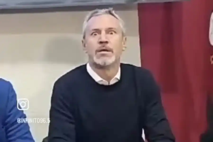 “¿Qué se tomó?”: escandaloso video de un funcionario de turismo con la mirada perdida y gestos extraños