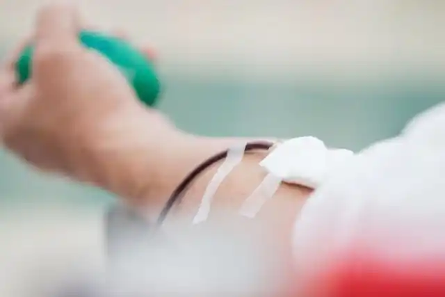 Por la pandemia, la donación de sangre disminuyó un 80%
