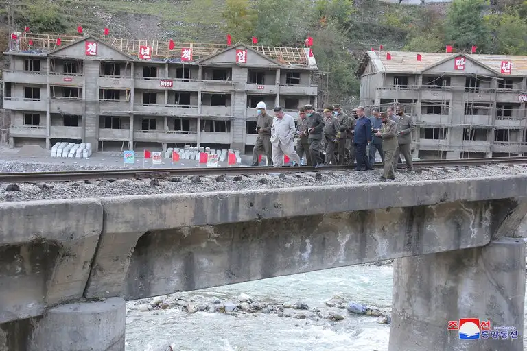 Corea del Norte confina a sus enfermos de COVID para morir