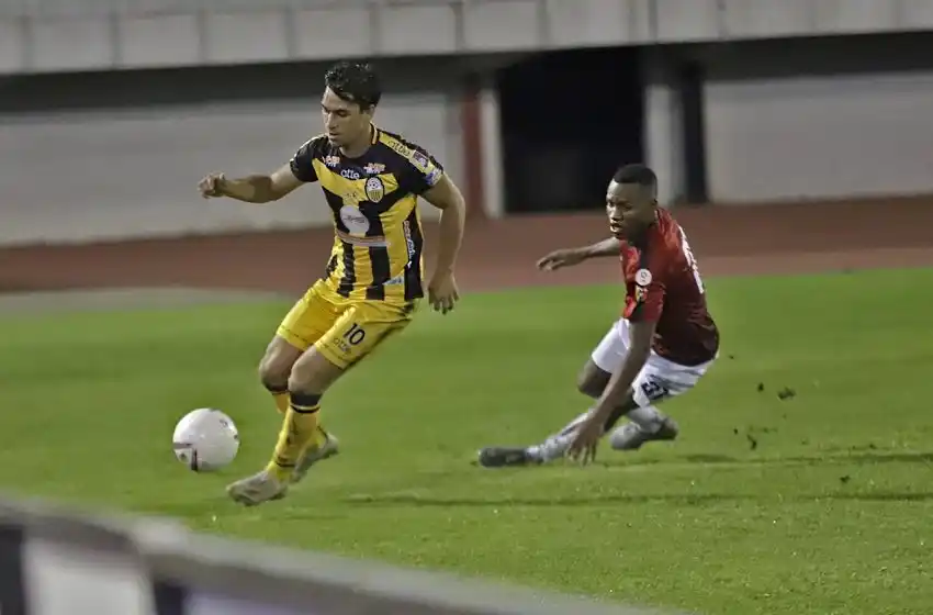 Cerró el libro de pases: Central anotó a tres volantes sobre la hora y tratará de incorporarlos